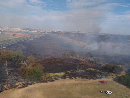 Incêndio na última sexta-feira atingiu mais de 200 hectares em Marília (Foto: Alcyr Netto/Marília Notícia) Incêndio na última sexta-feira atingiu mais de 200 hectares em Marília (Foto: Alcyr Netto/Marília Notícia)