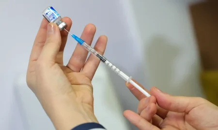 Campanha alerta sobre imunização contra vírus que causa bronquiolite Campanha alerta sobre imunização contra vírus que causa bronquiolite