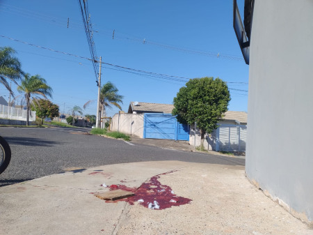 Jovem é esfaqueado e morto no bairro Montana, zona norte de Marília Jovem é esfaqueado e morto no bairro Montana, zona norte de Marília